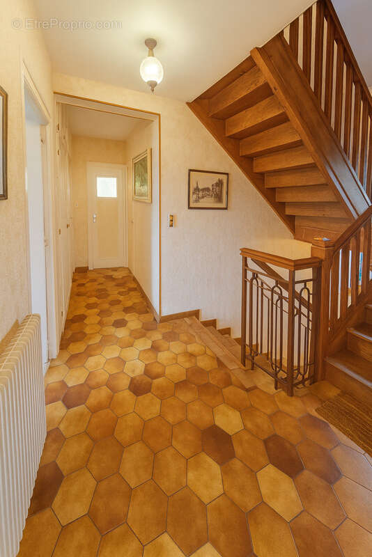 Maison à SAUVIAT-SUR-VIGE