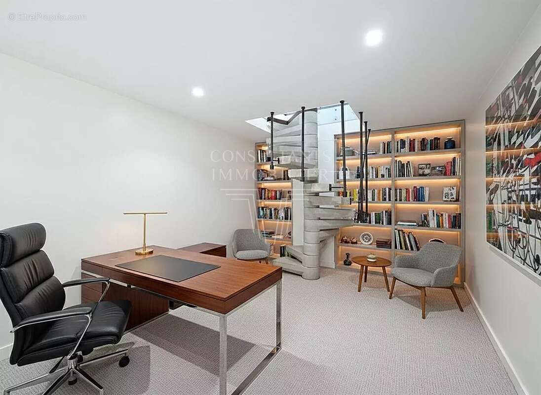 Appartement à PARIS-7E
