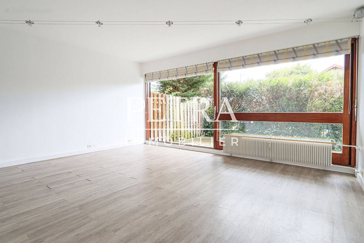 Appartement à L'HAY-LES-ROSES