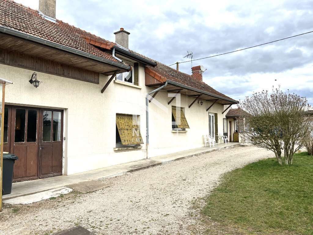 Maison à EPERVANS