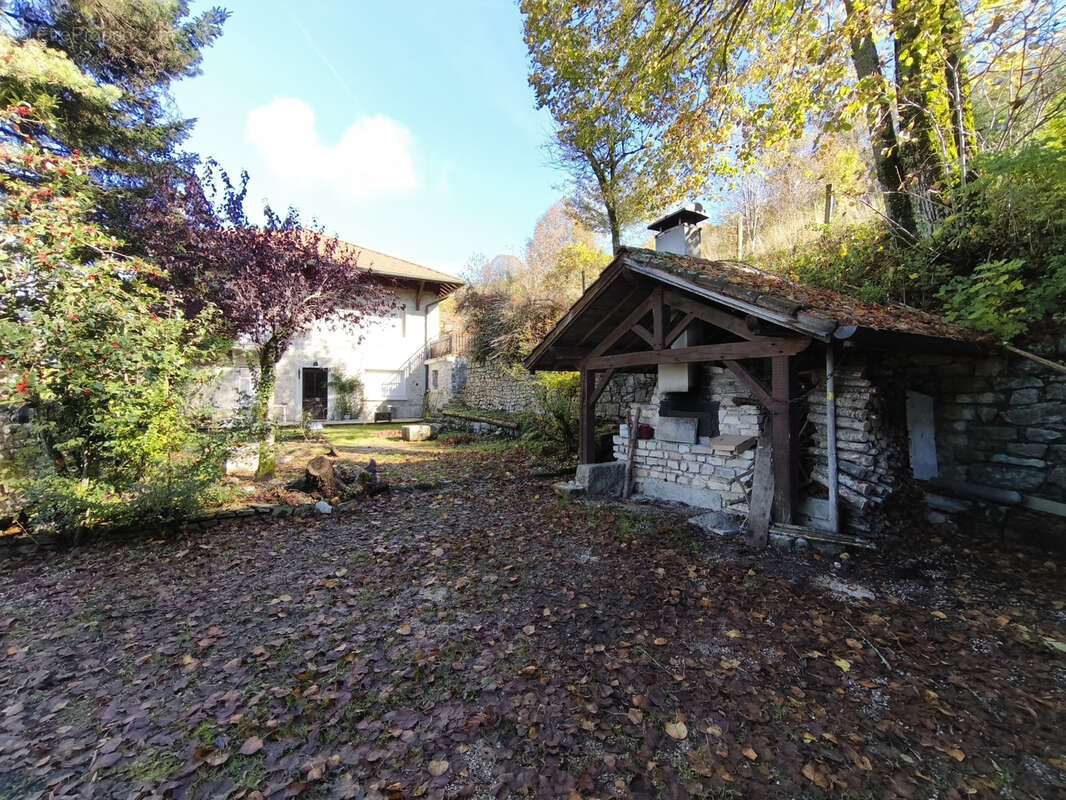Maison à THEZILLIEU