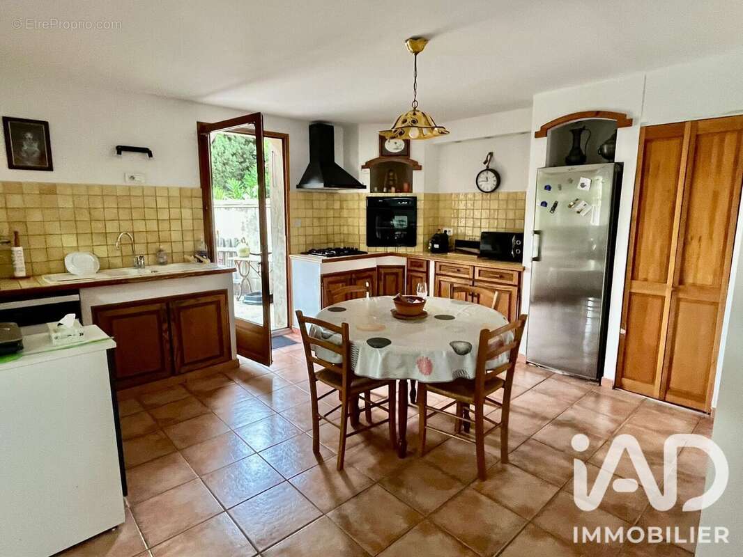 Maison 137 m² à Rodilhan  - photo 8