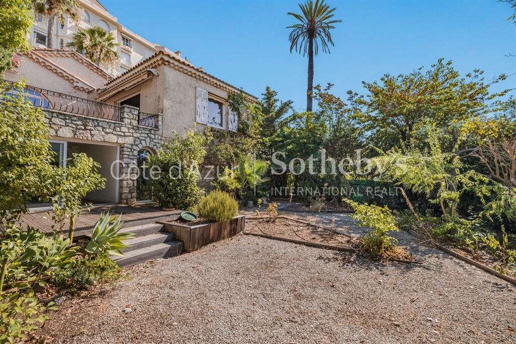 Cannes, Croix des Gardes : Projet de villa contemporaine 370 m² avec piscine et vue mer - photo 2