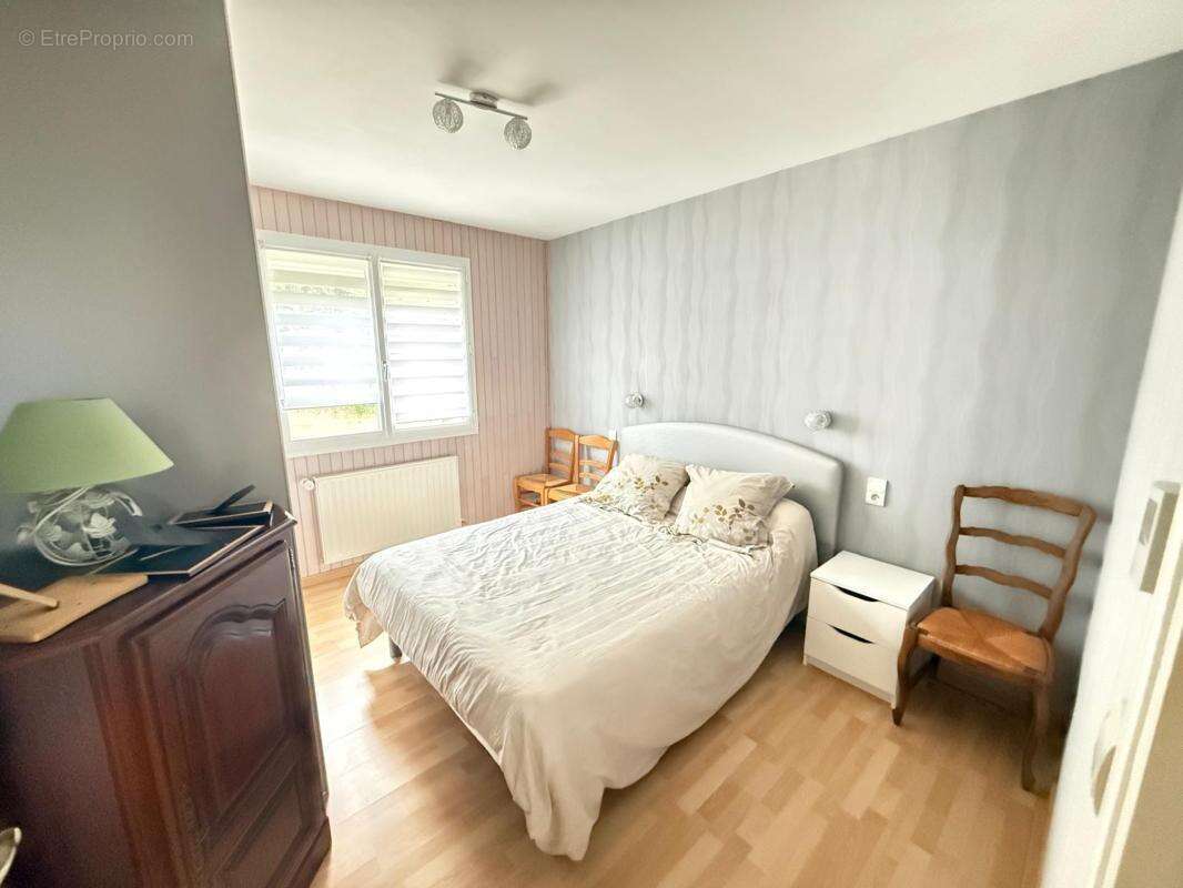 Maison à LES LANDES-GENUSSON