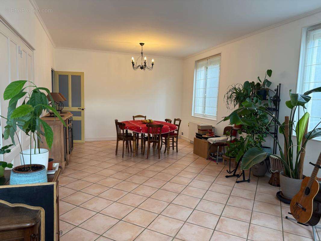 Maison à CHENOVE