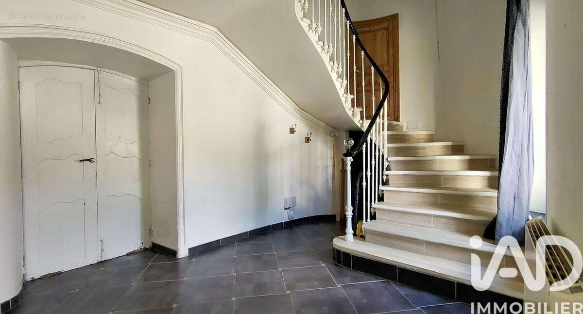 Maison 269 m² à Courniou  - photo 6