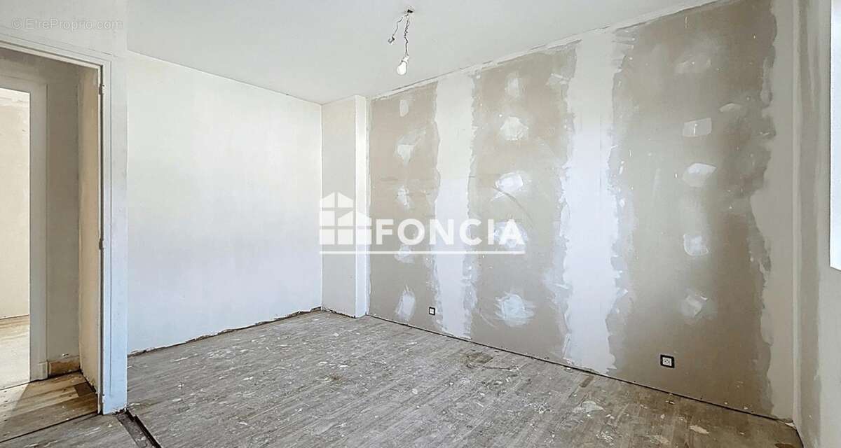 Maison à SAINT-SULPICE-LAURIERE