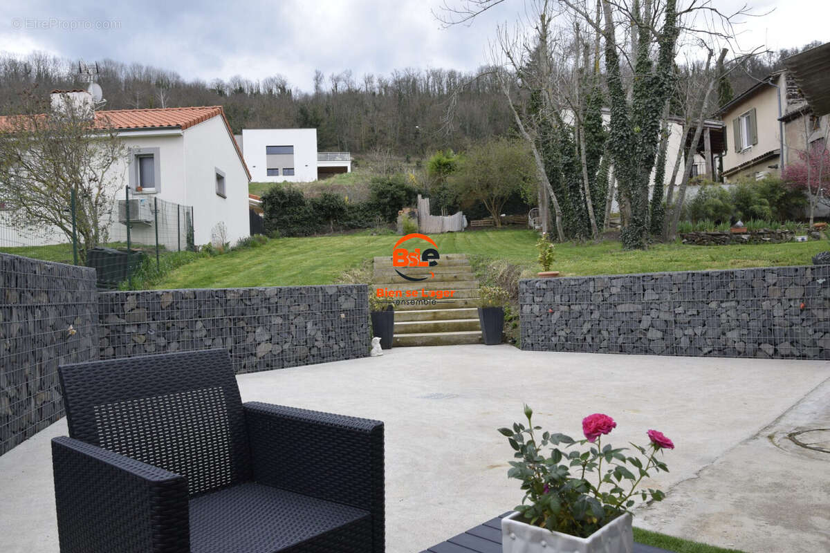 MAISON 6 PIECES AVEC JARDIN SOULASSE AGENCE IMMOBILIERE BSLE VEYRE MONTON  - Maison à VEYRE-MONTON