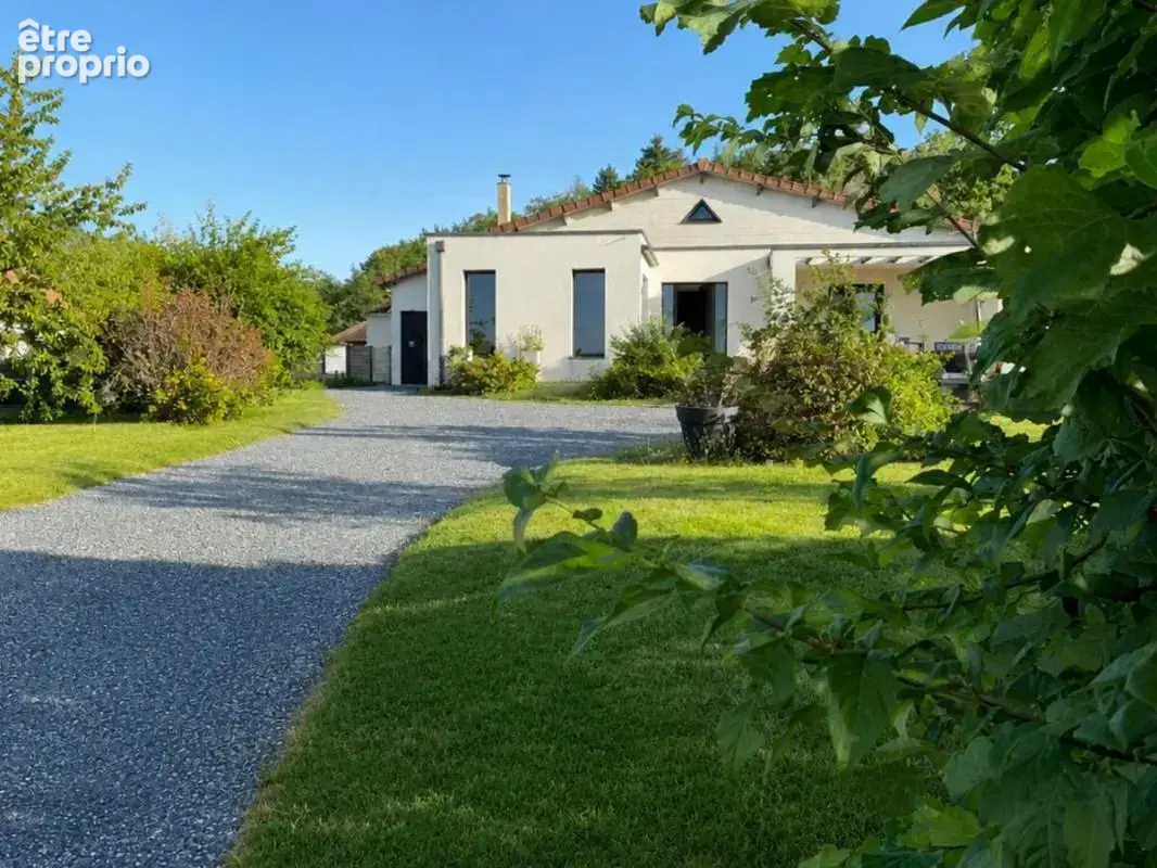 Maison 148 m² à Feytiat  - photo 2