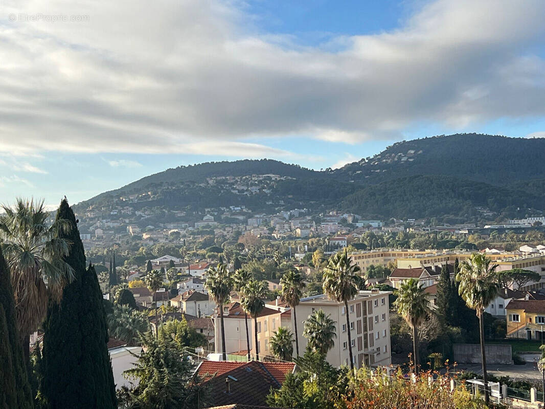 Appartement à HYERES