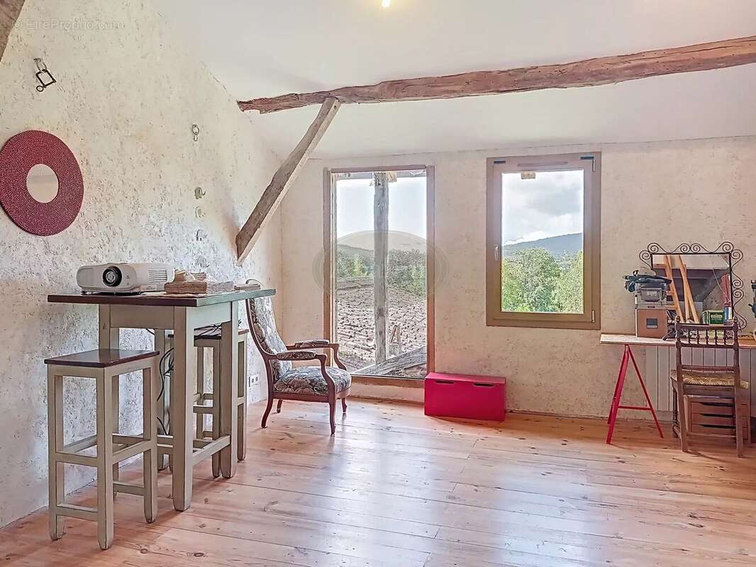 Commerce à AURIGNAC