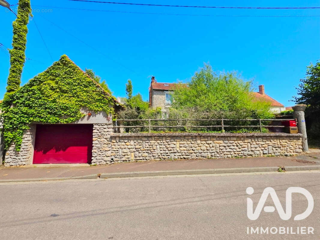 Maison 104 m² à Mereville  - photo 2