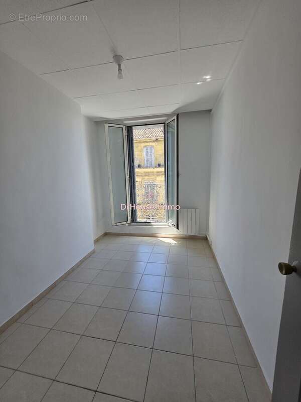 Appartement à MARSEILLE-2E