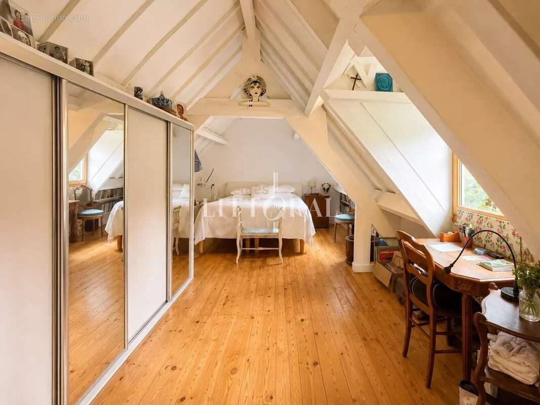 Maison à PLOUZELAMBRE