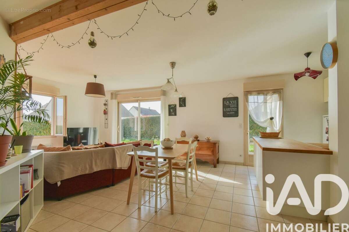 Photo 2 - Maison à CHERRE