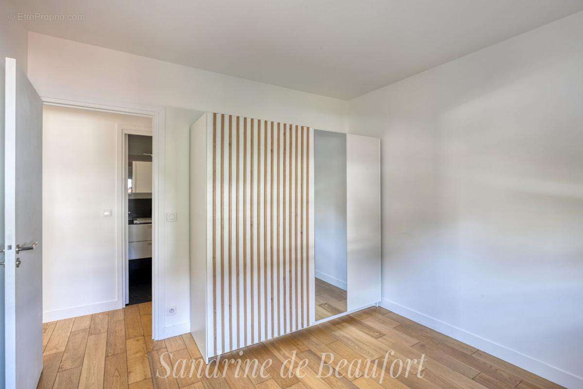 Appartement à COURBEVOIE