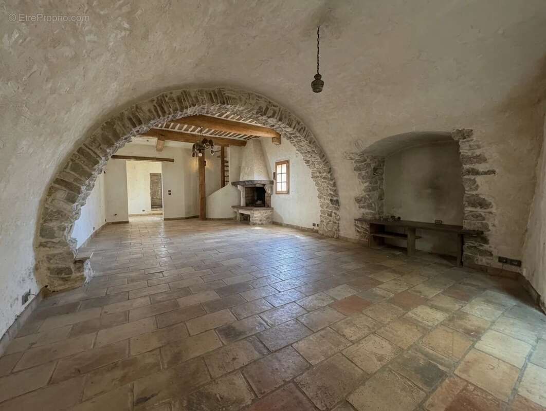 Maison à VALLAURIS