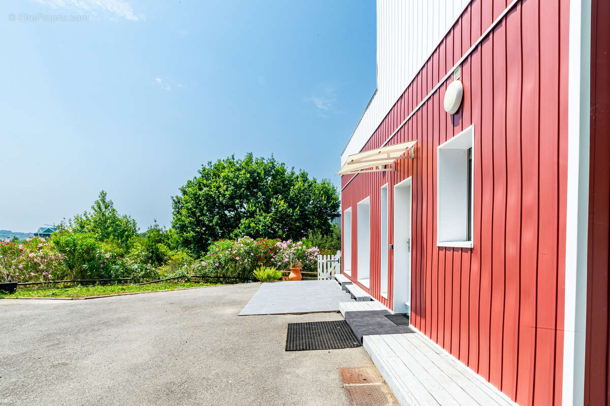 Maison récente 4 chambres avec jardin de 1 000 m2 - photo 13
