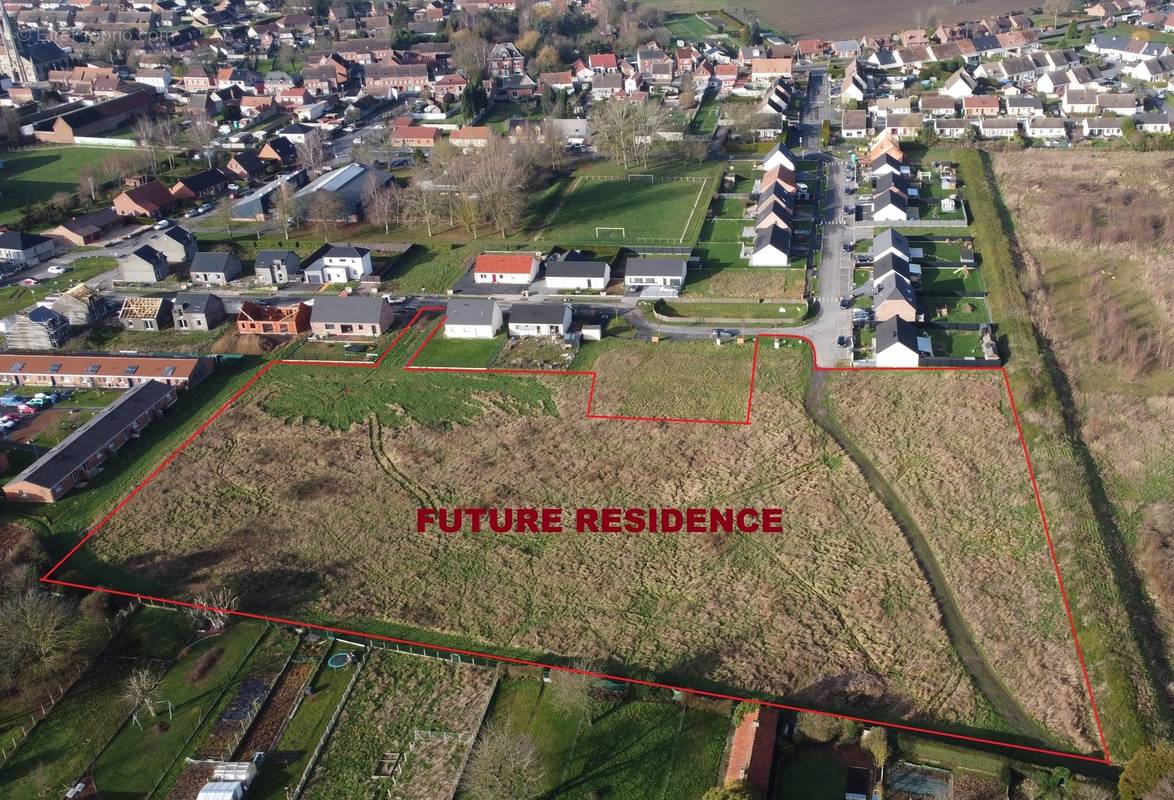 Terrain à MONCHECOURT