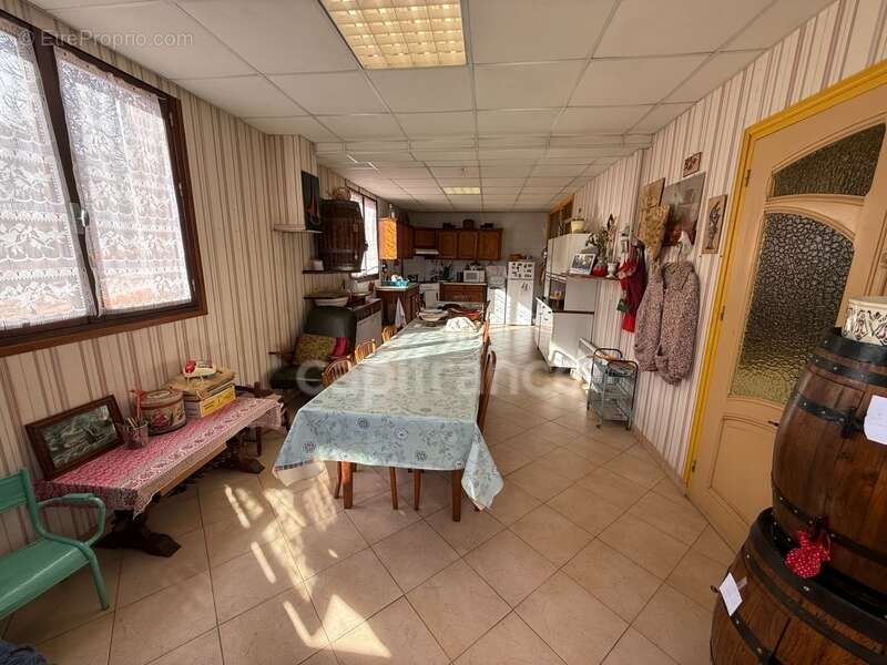 Grande maison de 160 m² avec 2 garages - photo 17
