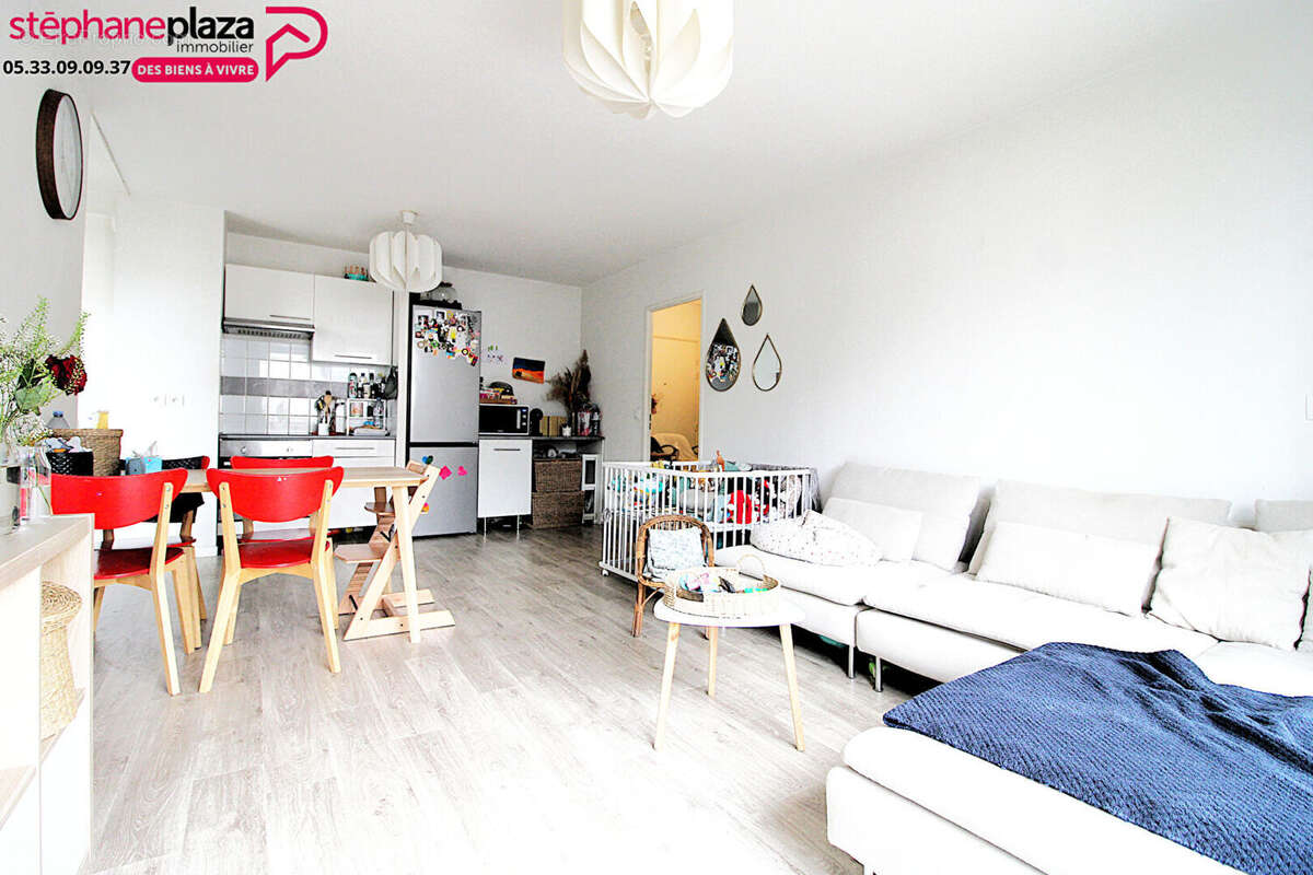 Appartement à PAREMPUYRE