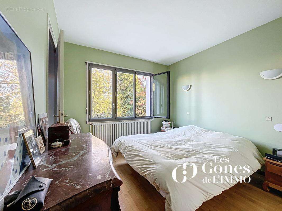 RARE Maison familiale , 6 chambres , jardin paysager et pisc - photo 13