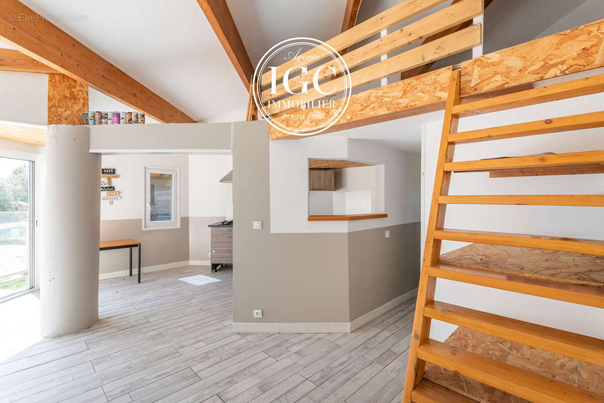 Maison type 5 - 210 m² / 1123 m² terrain - vitrolles village - photo 12