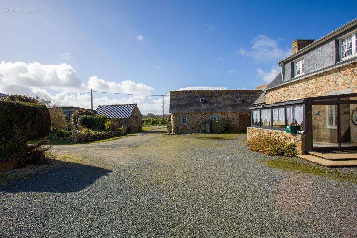 Maison à PLEUMEUR-GAUTIER