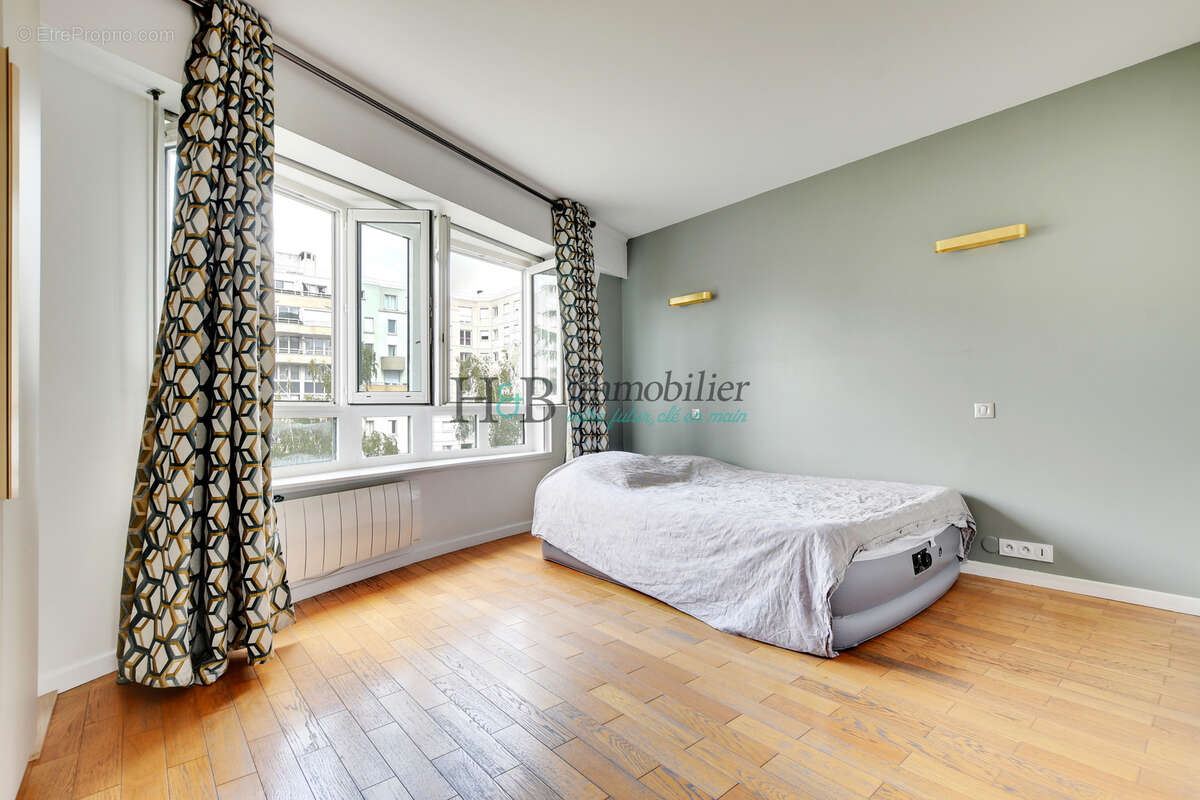 Appartement à CHARENTON-LE-PONT