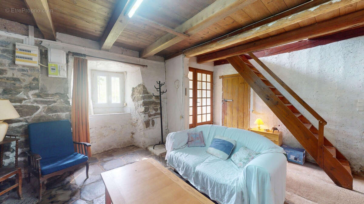 Maison à SAINT-FRONT