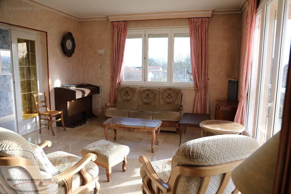 Maison à CHARNAY-LES-MACON