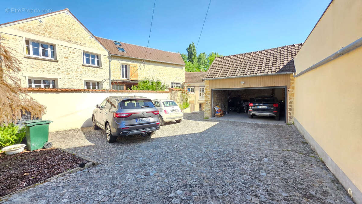 Longère rénovée de 175 m²  avec dépendances  - 887 m² - photo 18