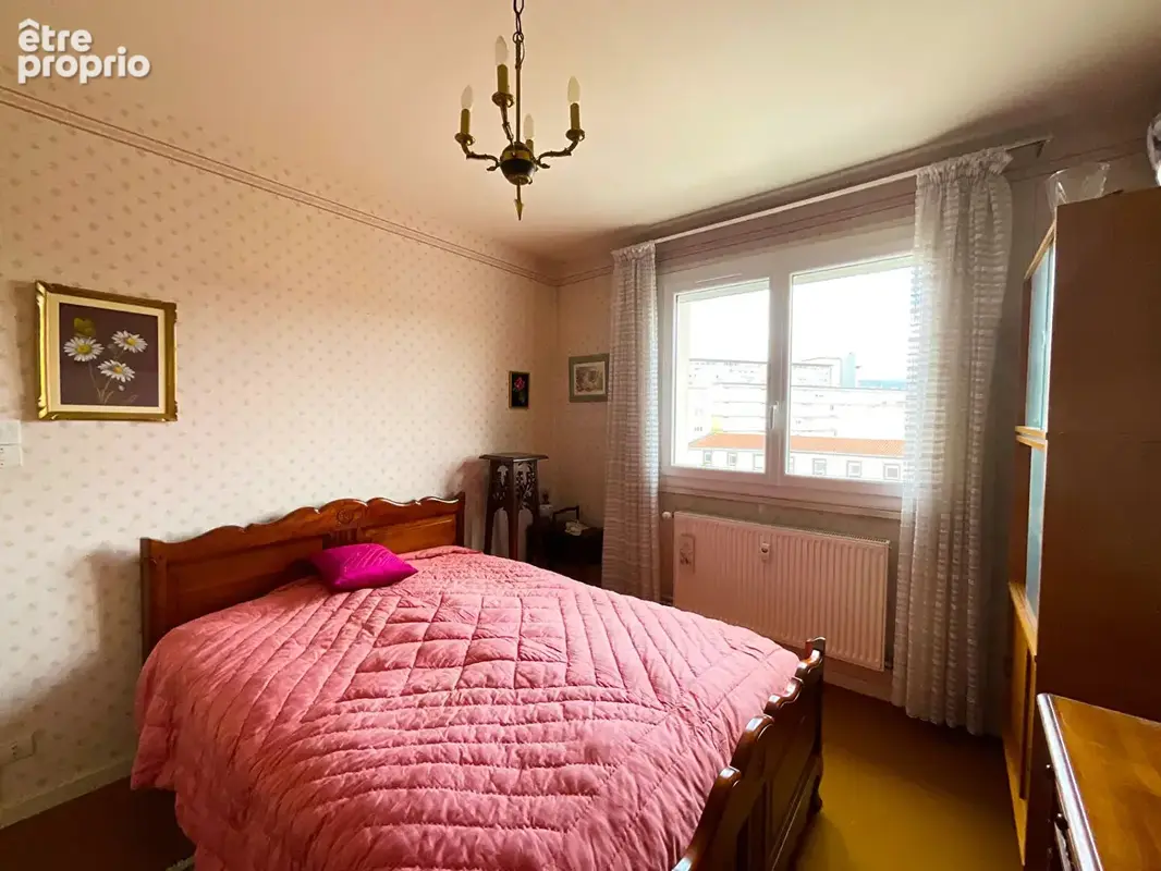 Appartement T4 lumineux, dernier étage, résidence bien entretenue ! - photo 3