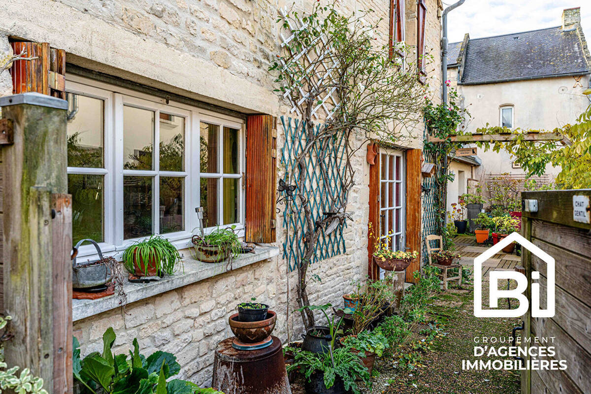 Maison à SECQUEVILLE-EN-BESSIN