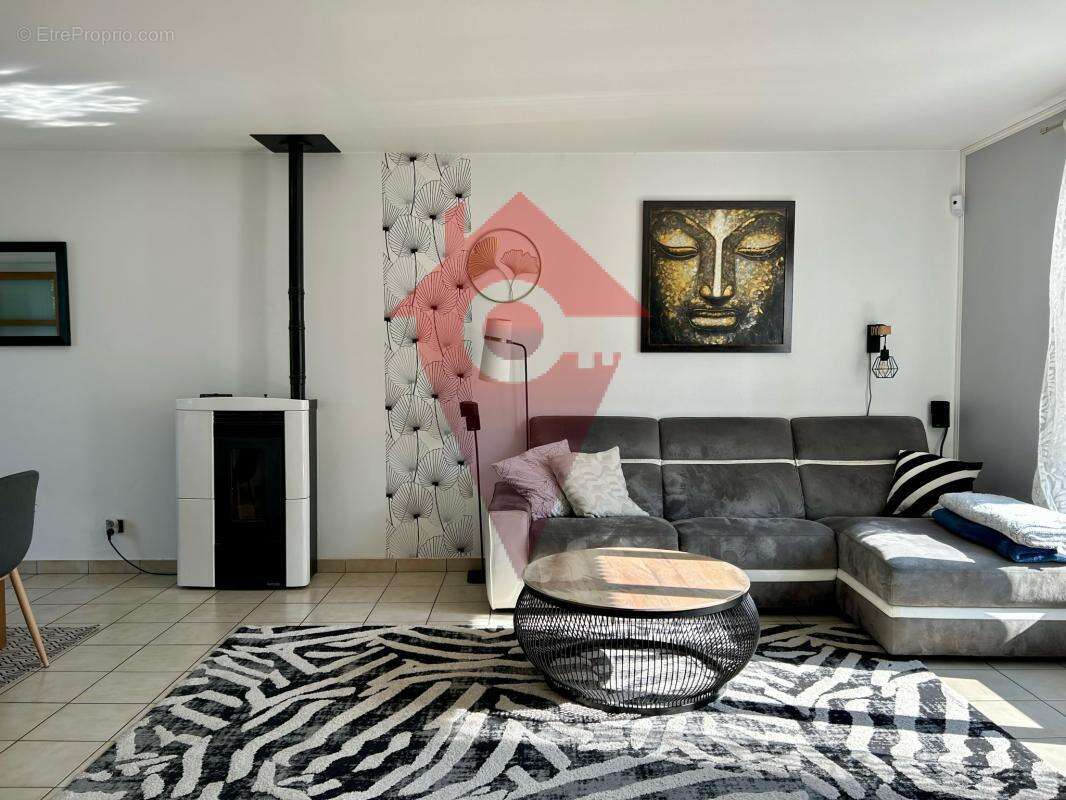 Maison à MORAINVILLIERS