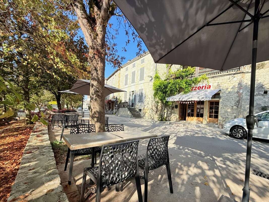 Montcuq (46): Fond de commerce - photo 12