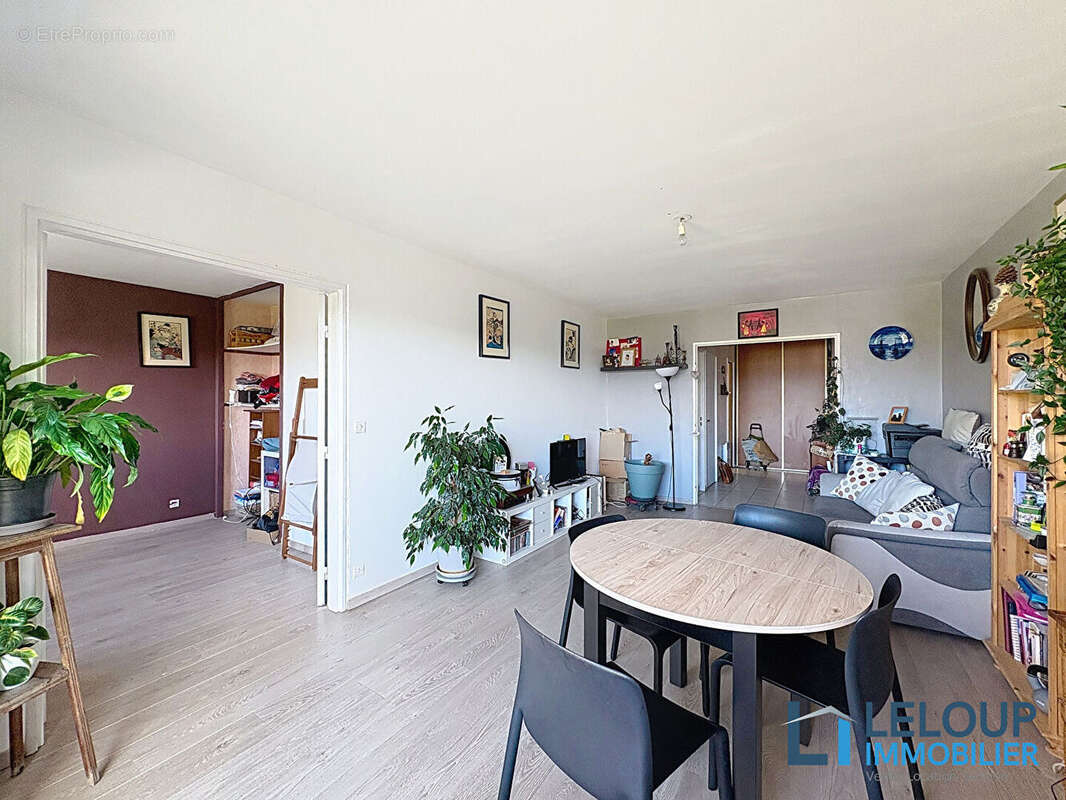 Appartement à DEVILLE-LES-ROUEN