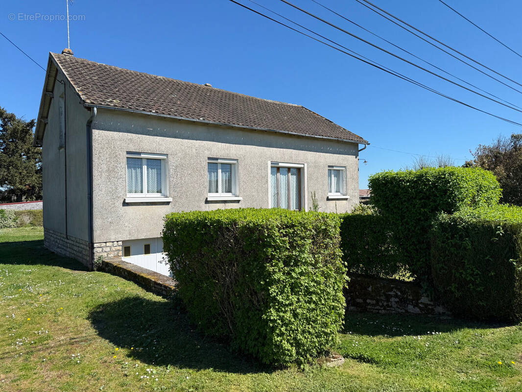 Maison à FOUGEROLLES