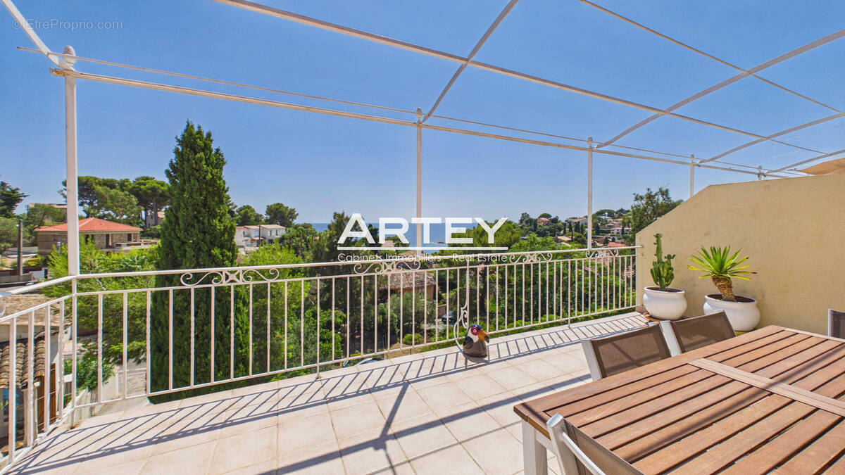 Appartement à CARQUEIRANNE