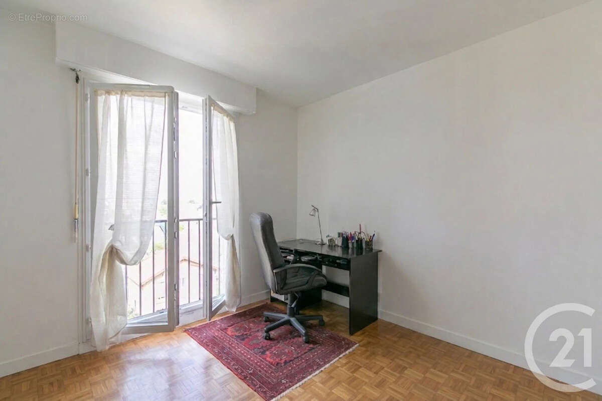 Appartement à SAINT-MAUR-DES-FOSSES