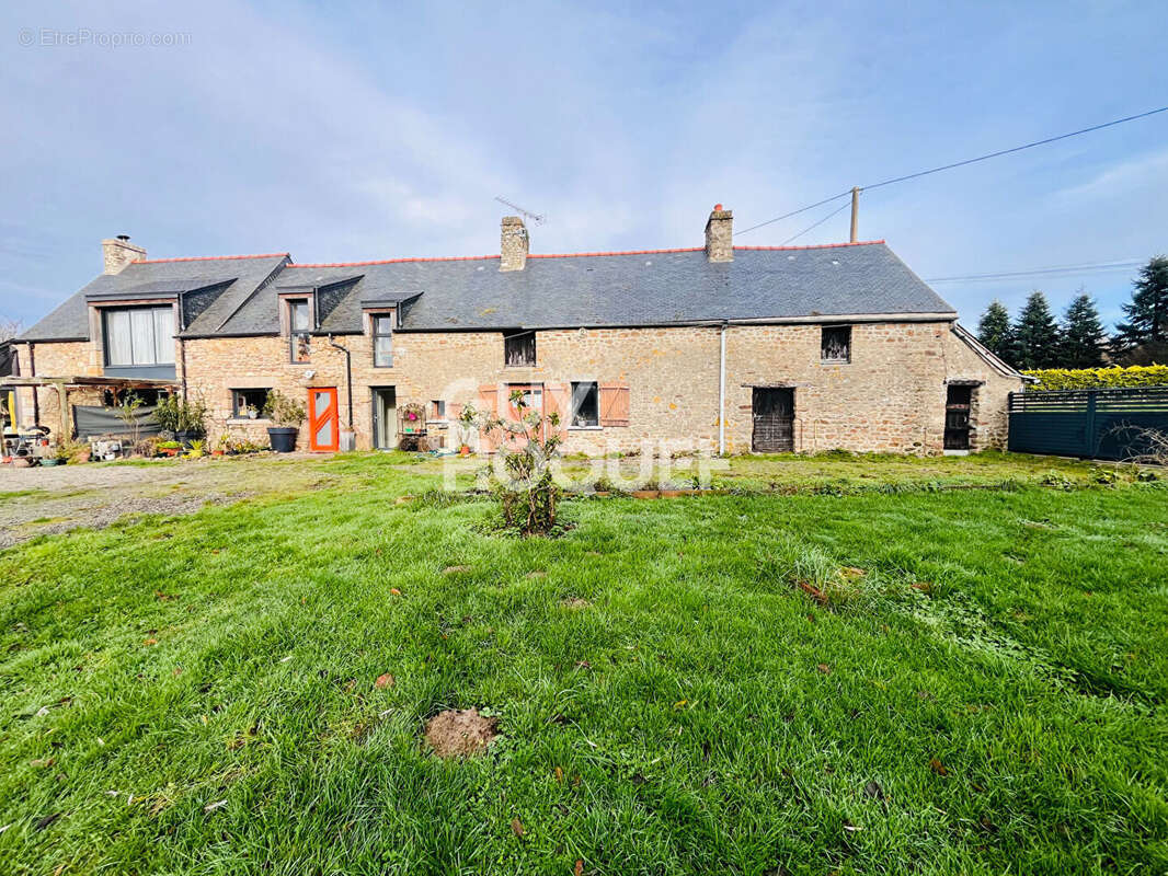 Maison à BAGUER-PICAN