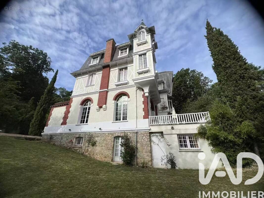 Photo 1 - Maison à LOUVECIENNES