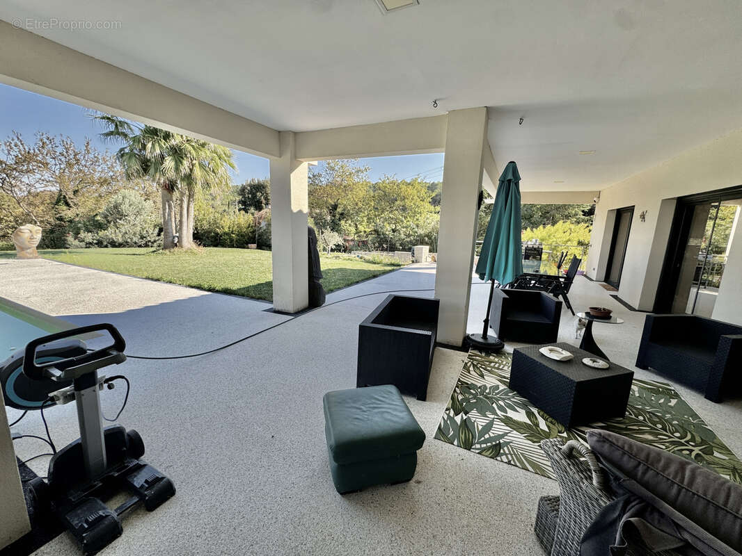 Maison à SAINTE-CECILE-LES-VIGNES