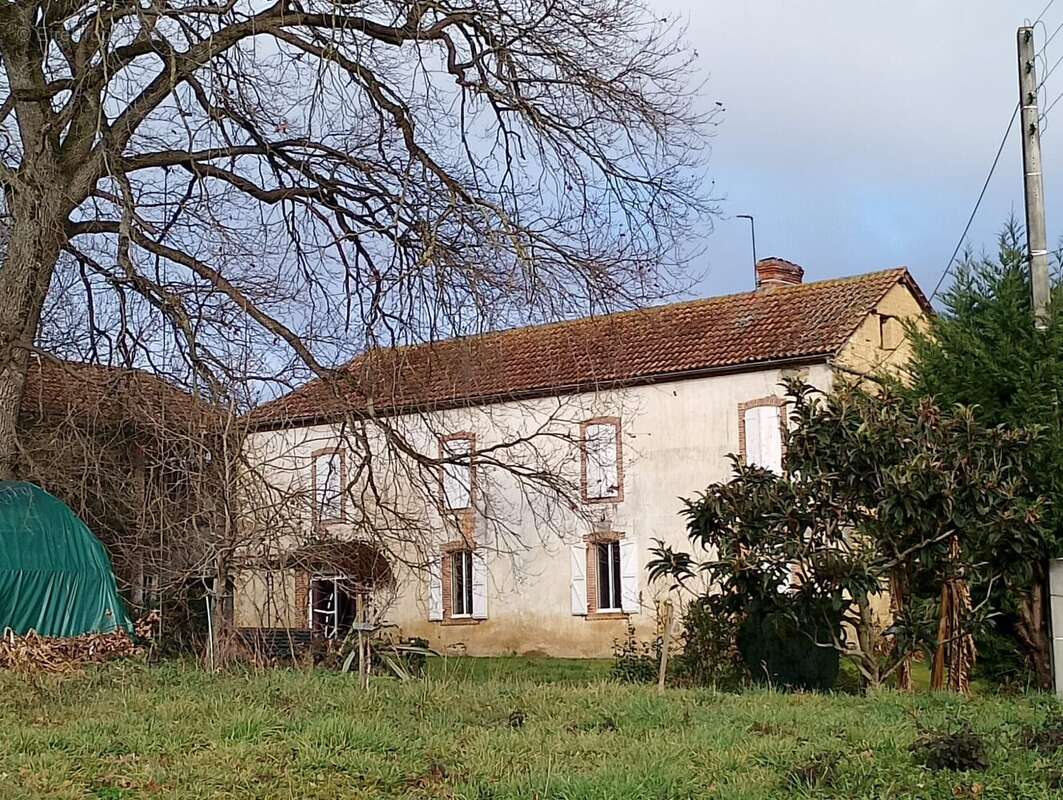 Maison à TRIE-SUR-BAISE