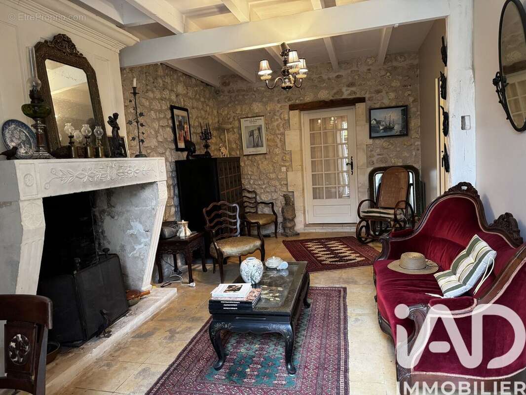 Photo 2 - Maison à SAINT-BONNET-SUR-GIRONDE