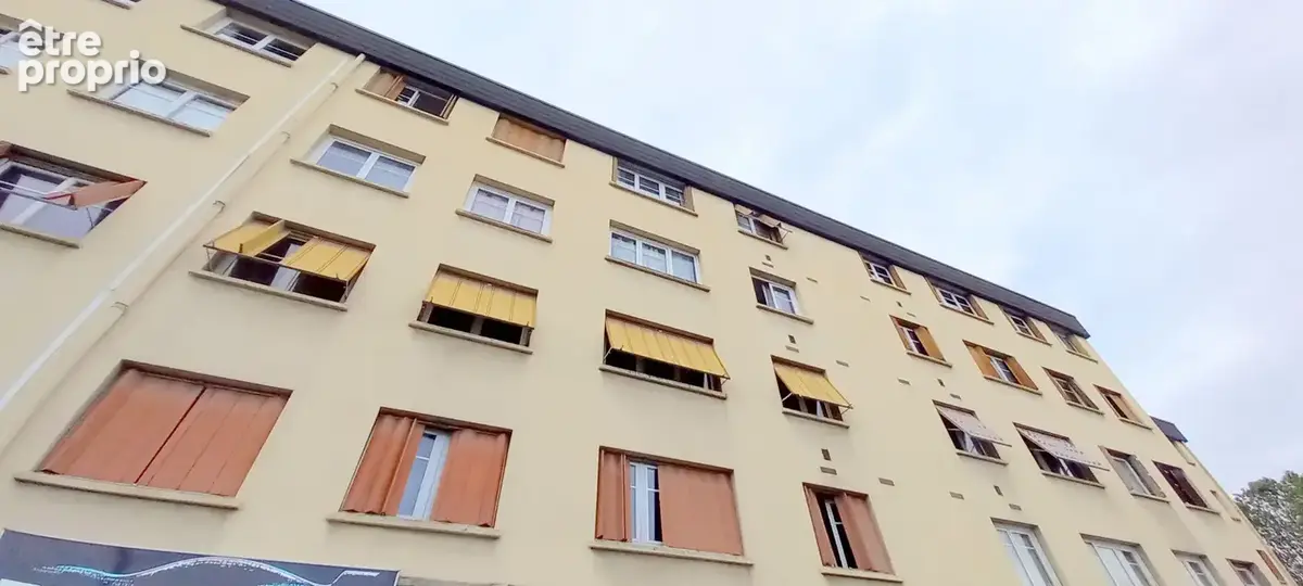 Limite villemomble et proche tram, f4  au dernier etage - photo 15