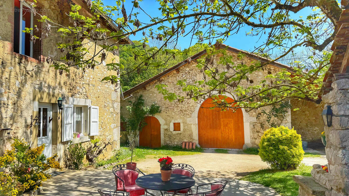 Maison à SAINT-AUPRE