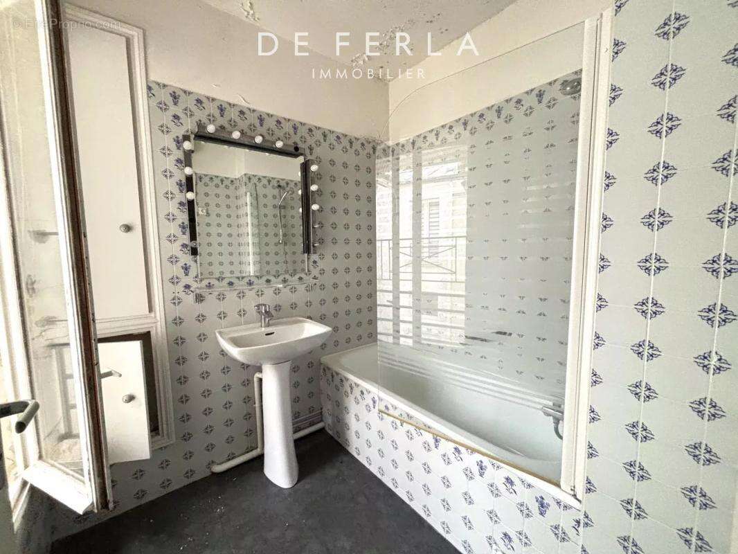 Appartement à PARIS-16E