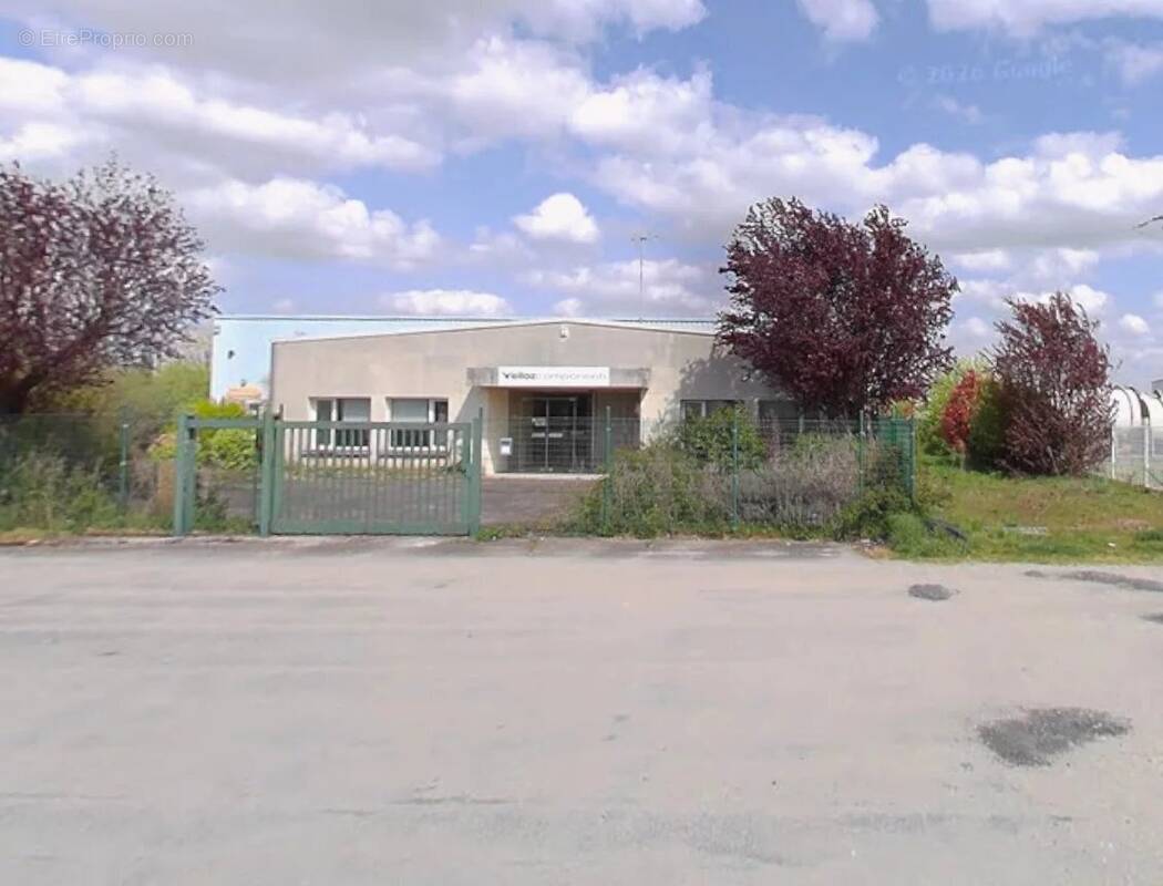 Commerce à BELLEGARDE