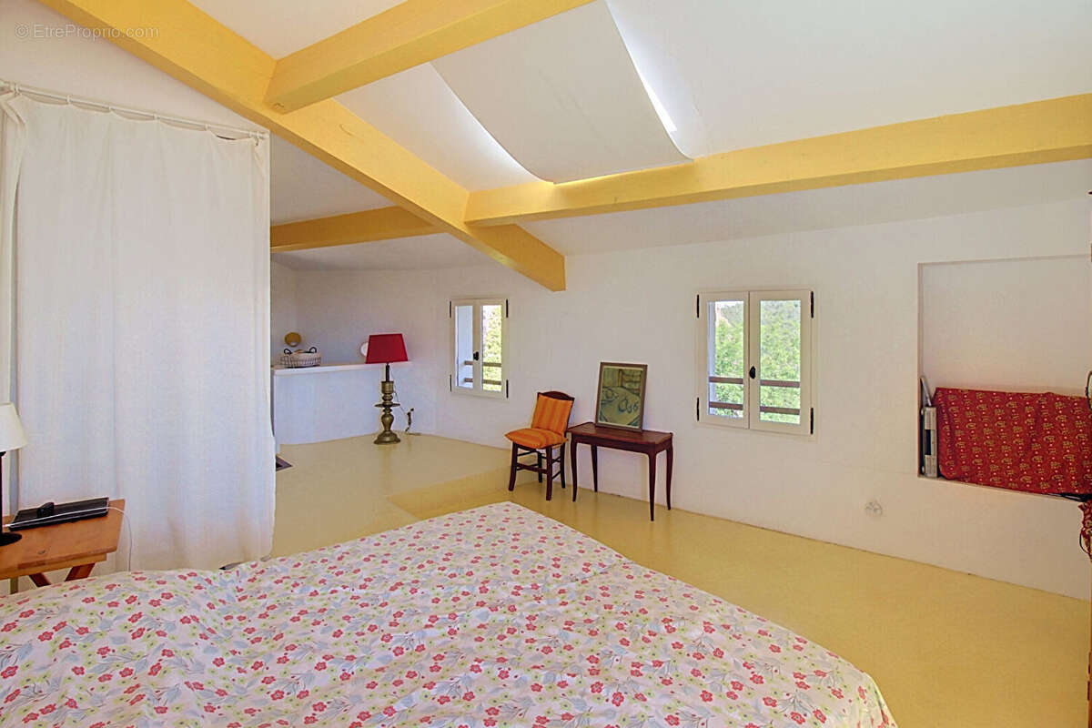 A VENDRE EN EXCLUSIVITE A CHATEAUDOUBLE - Charmante maison de village d'environ 100m² - photo 15